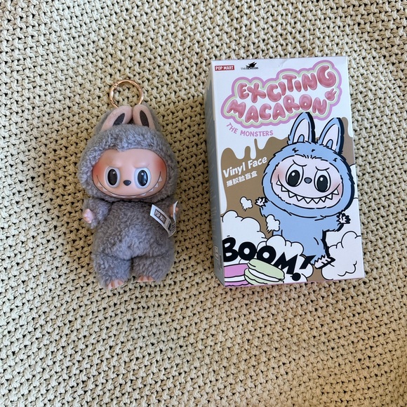 Sesame Bean Labubu - Picture 1 of 7